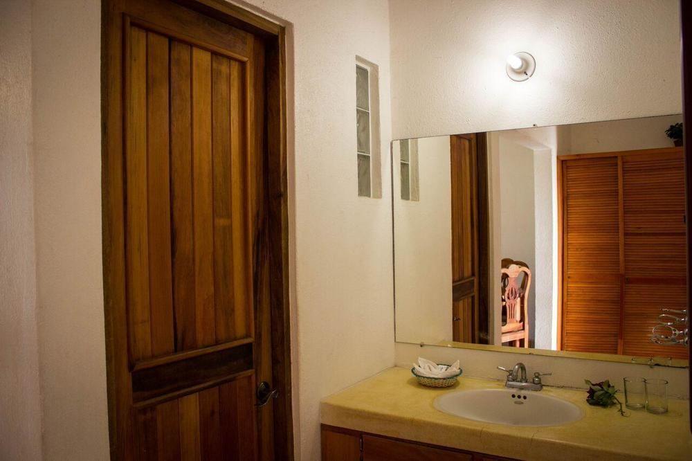 Hotel & Suites Punta Esmeralda Пуэрто-Эскондидо Экстерьер фото