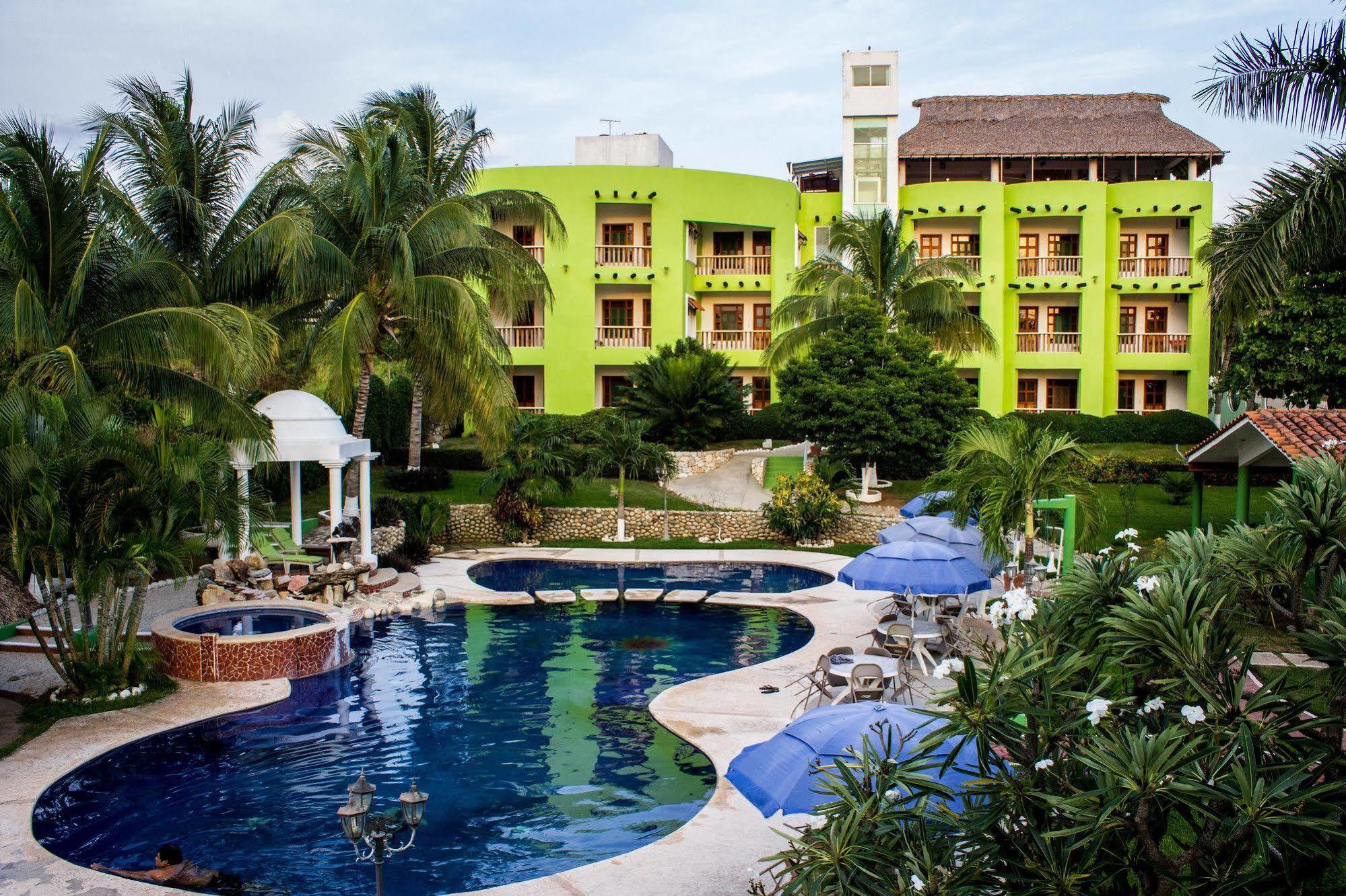 Hotel & Suites Punta Esmeralda Пуэрто-Эскондидо Экстерьер фото
